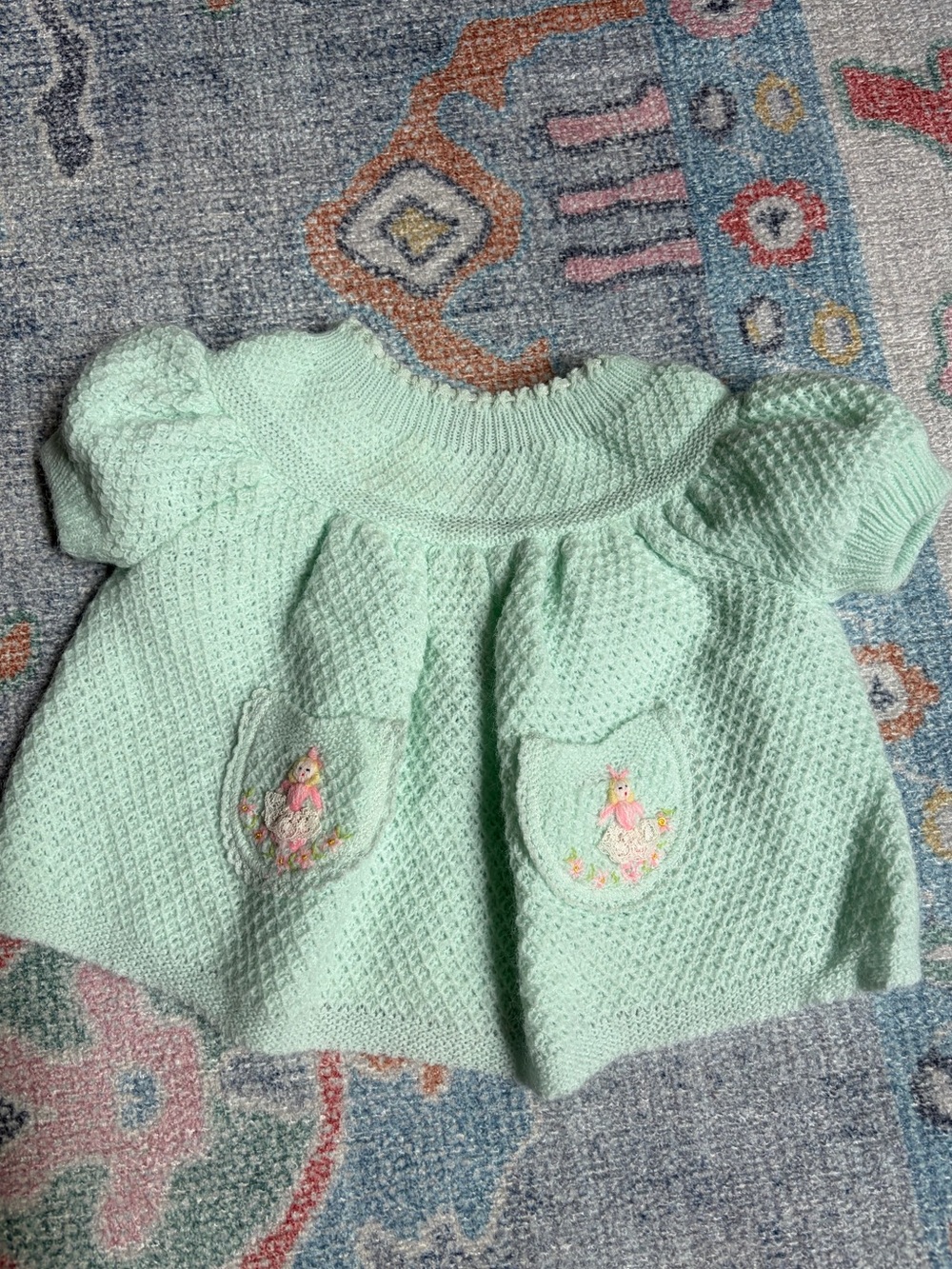 Renko’s Impoerts made in Italy vintage baby sweater, puff sleeves and pockets.